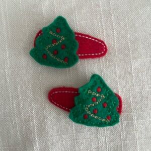 Christmas tree feltie hair bow clip set 
Handmade/embroidered
